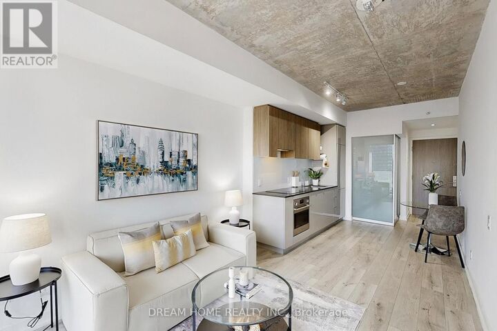 Property Photo:  161 Roehampton Avenue 508  ON M4P 1P9 