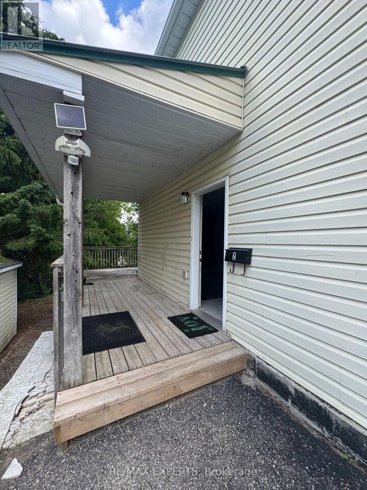 Property Photo:  630 Dominion Avenue Unit B  ON L4R 1R6 