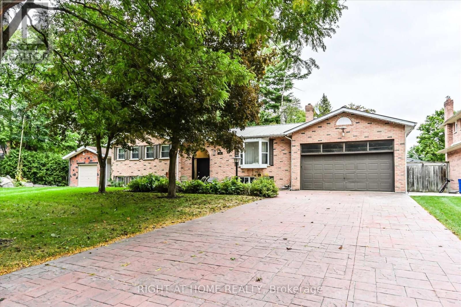 Property Photo: 30 French Crescent ON L9N 1J8