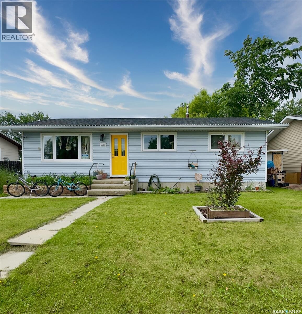 Property Photo:  6007 Neufeld Avenue  SK S0K 4R0 