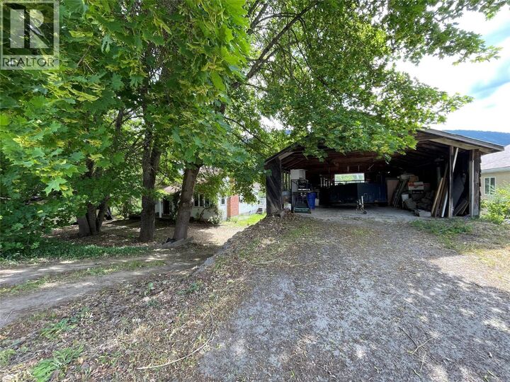 Property Photo: 1920 Falls Street BC V1L 1J9