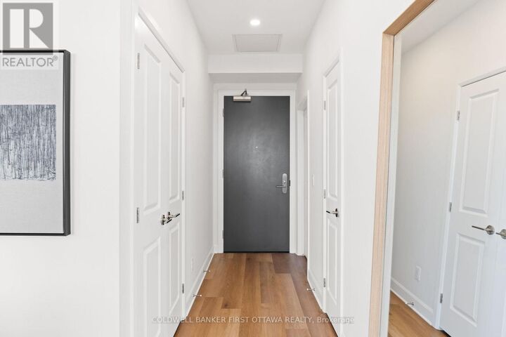 Photo de la propriété:  520 Pimiwidon Street 206  ON K1K 5B4 