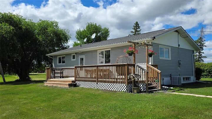 Property Photo:  10082 Pr 231 Highway  MB R0C 1A0 