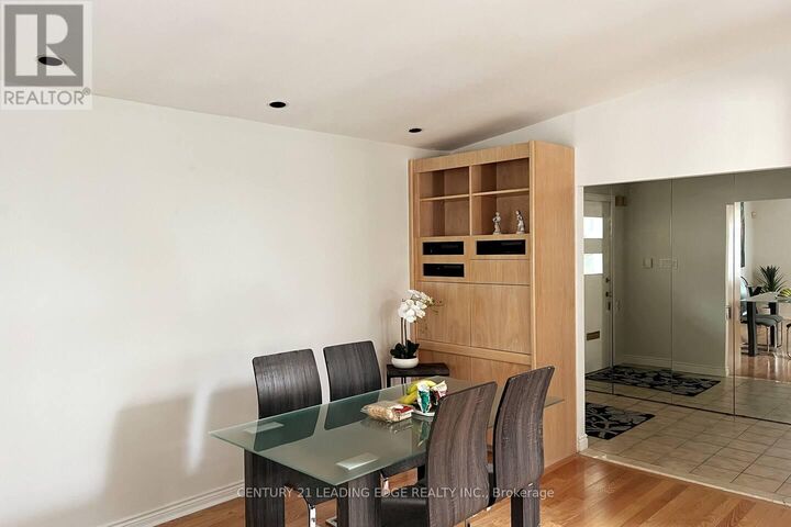 Photo de la propriété:  48 Houston Crescent  ON M2J 3H8 
