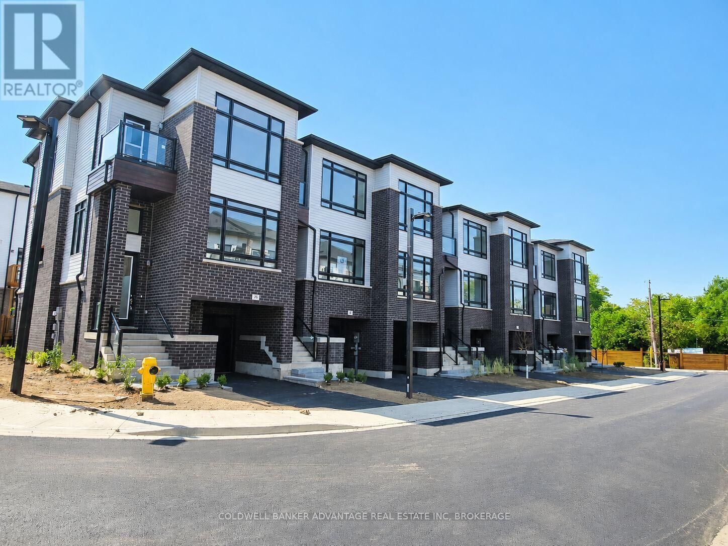 Property Photo: 27 Sidney Rose Common 26 ON L2T 2K1