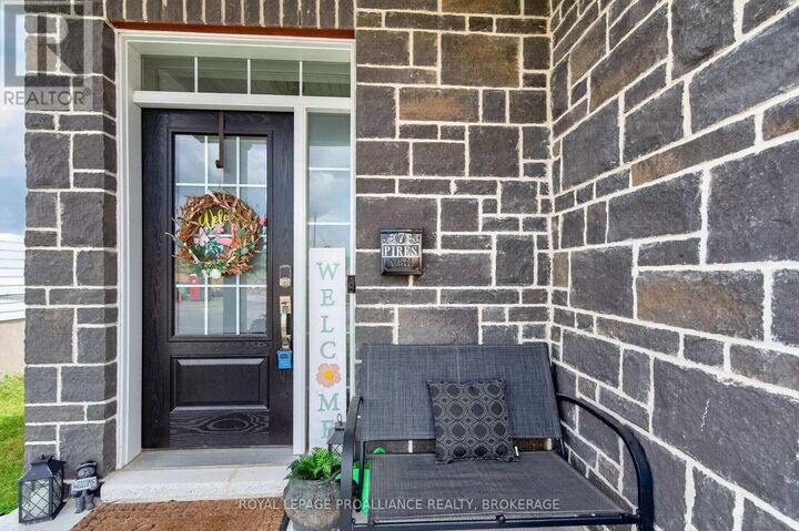 Property Photo: 1532 Scarlet Street ON K7K 0H6