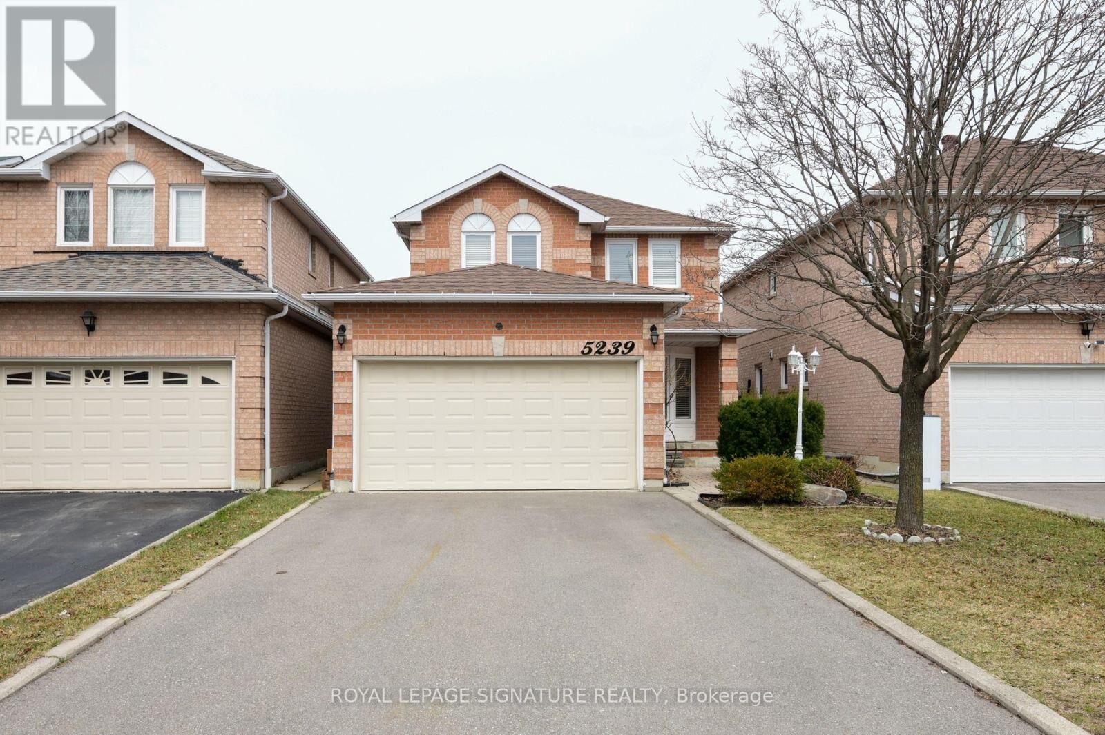 Property Photo:  5239 River Forest Court  ON L5V 2C6 