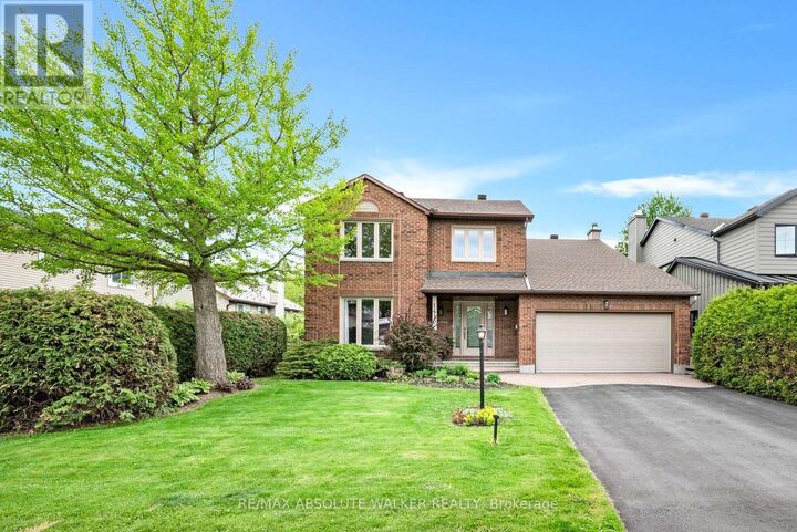 Property Photo: 1410 Clay Court ON K1C 4T2
