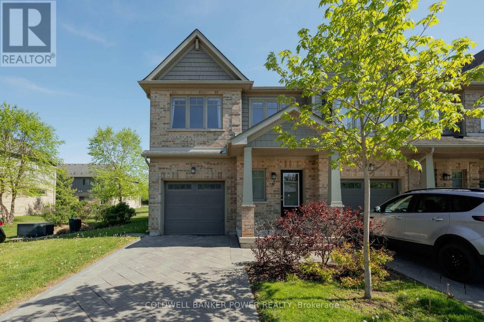 Photo de la propriété: 1924 Cedarhollow Boulevard 5 ON N5X 0K3