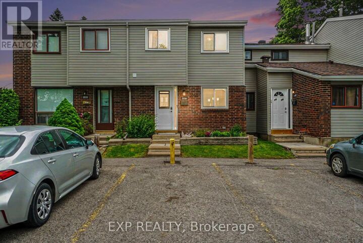 Property Photo:  2030 Kelden Crescent 35  ON K1B 4X9 