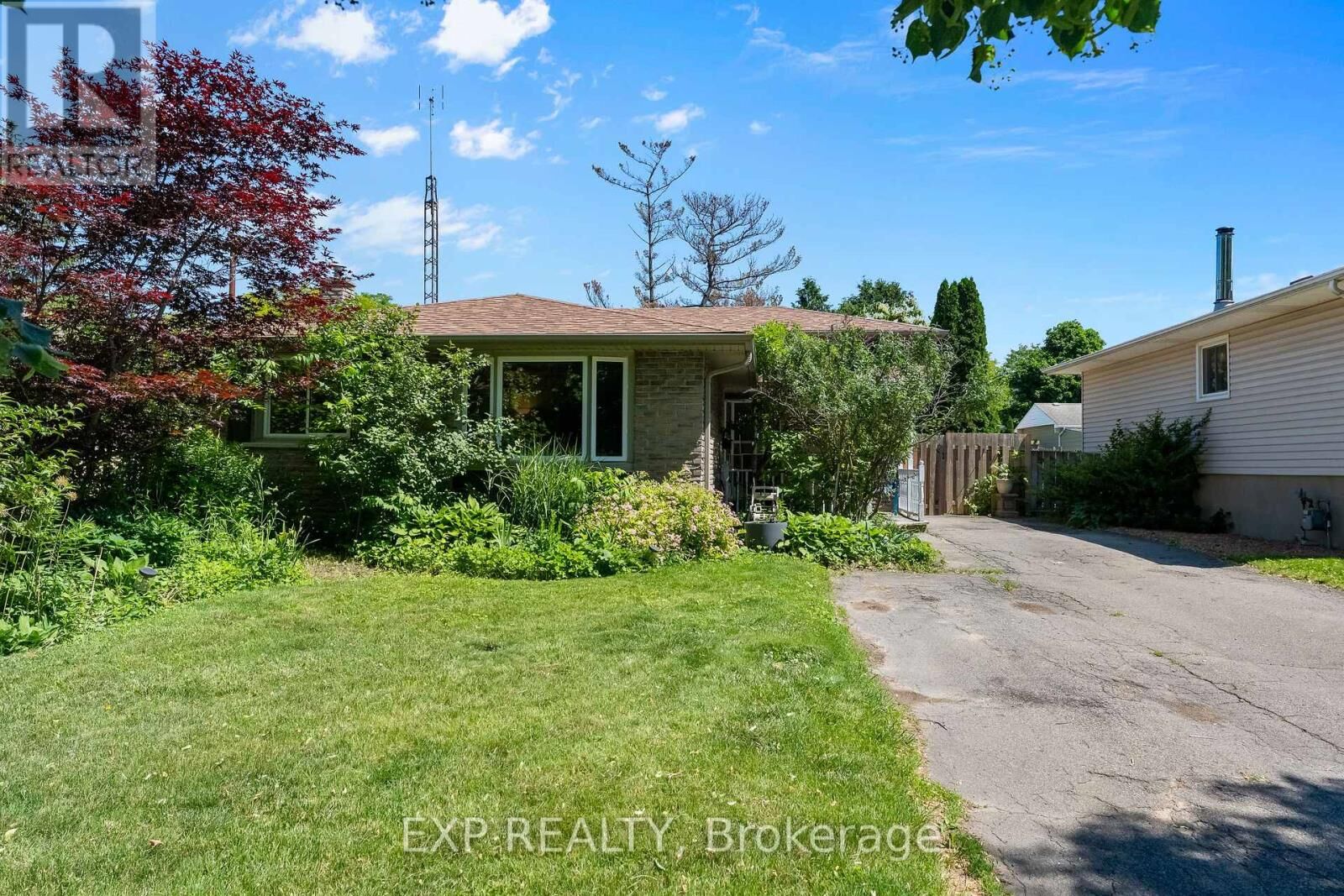 Property Photo: 11 Abraham Drive ON L2M 6K7