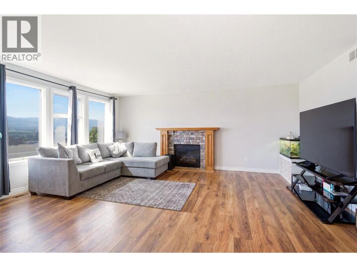 Property Photo: 2260 Omineca Place BC V1V 1H7