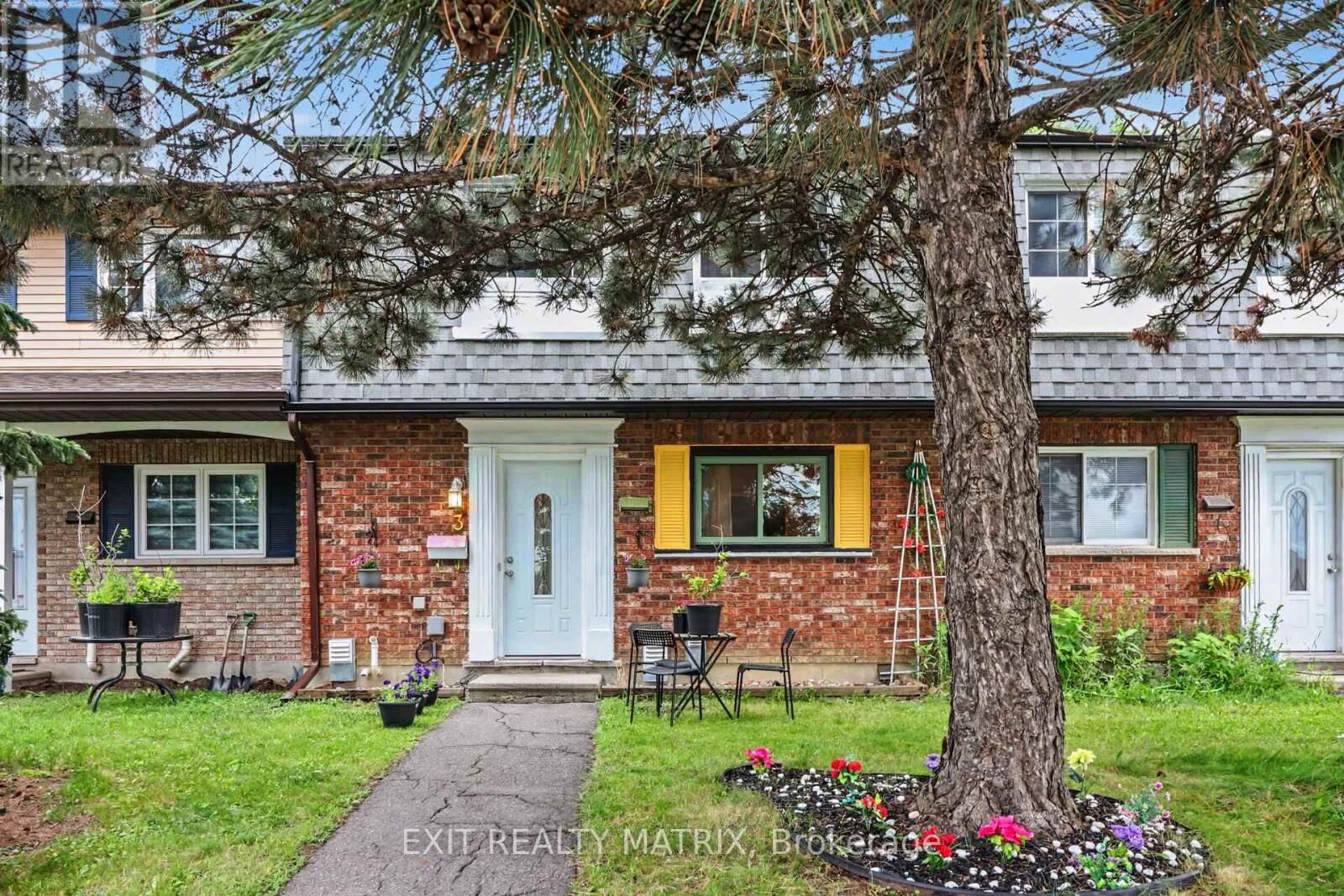 Property Photo:  1661 Heron Road 3  ON K1V 6A3 