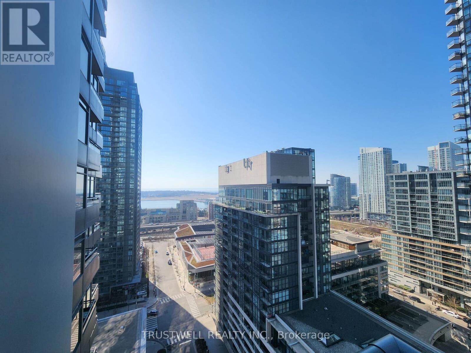 Property Photo:  25 Telegram Mews 2212  ON M5V 3Z1 
