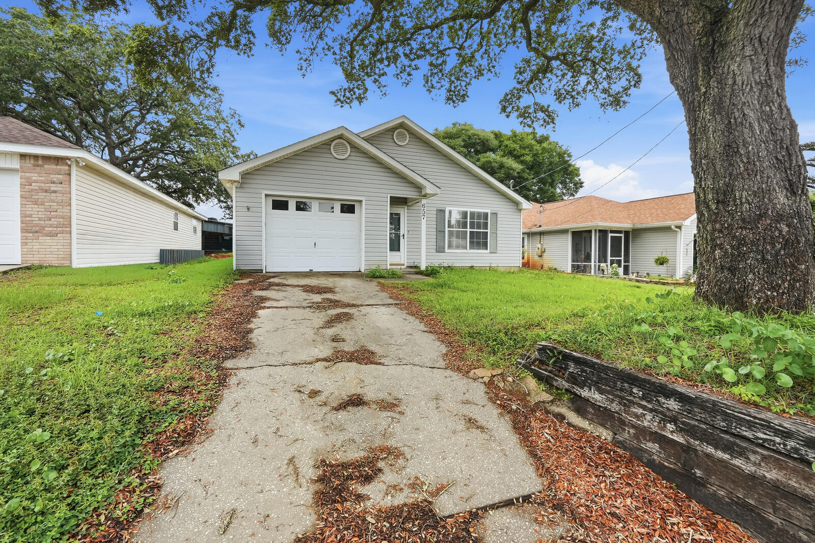 Property Photo: 657 Jerrells Avenue FL 32547