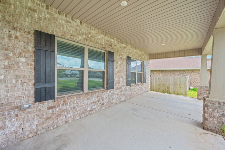 Property Photo:  5737 Marigold Loop  FL 32539 