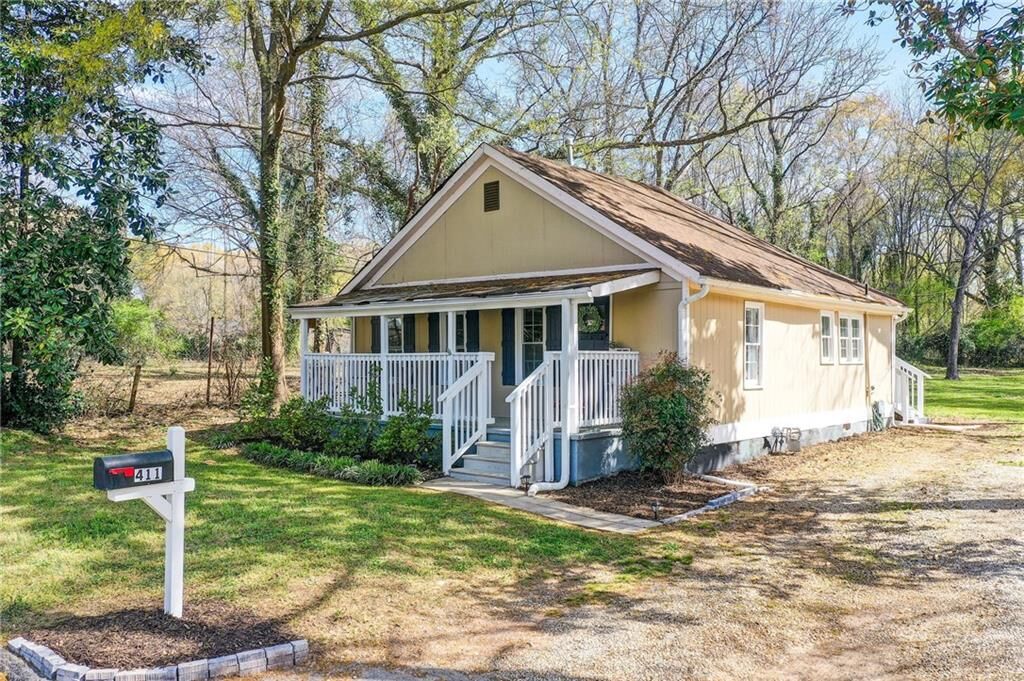 Property Photo:  411 Ash Street  GA 30655 