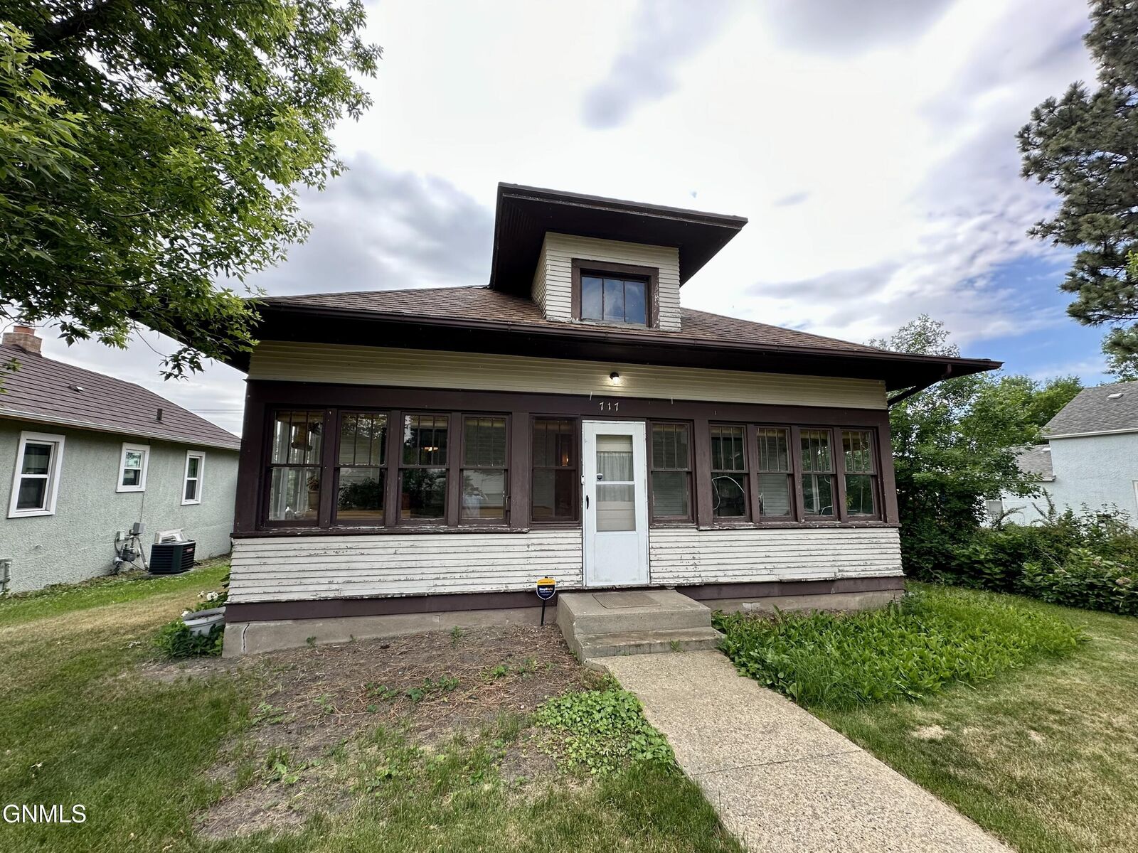 Property Photo:  717 4th Avenue  ND 58577 