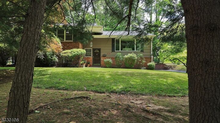 Property Photo:  2650 Mountain Ave  NJ 07076 
