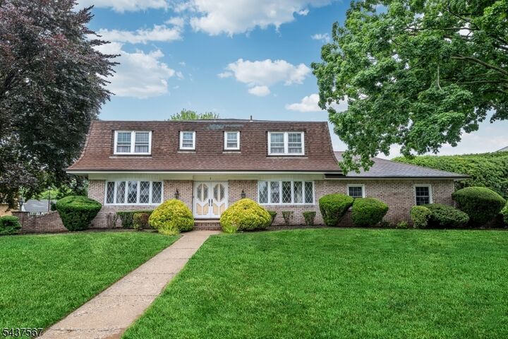 Property Photo:  7 Glendale Ln  NJ 07004 