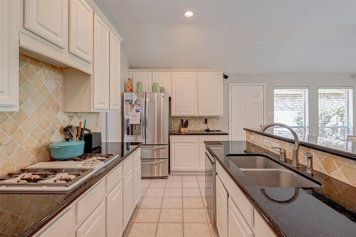 Property Photo:  1107 Parkhaven Lane  TX 77077 