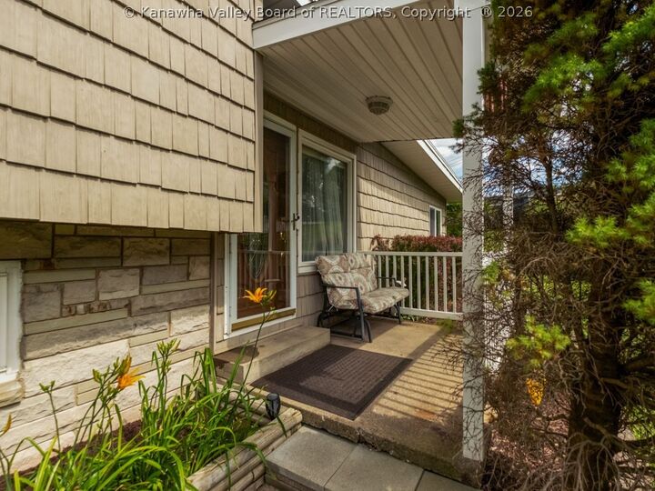 Property Photo: 812 Carroll Road WV 25314