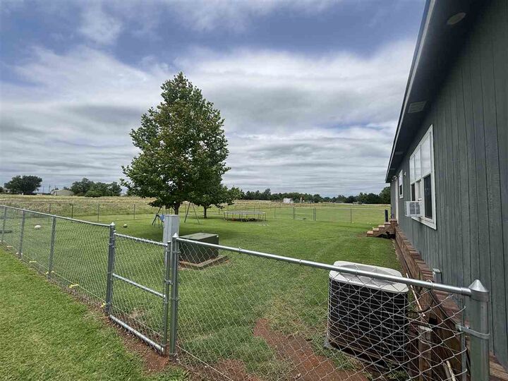 Property Photo:  597 S 3rd Ave  OK 73567 