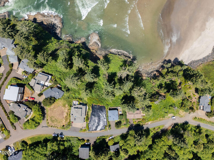 Property Photo: 3102 S Beach Road OR 97149