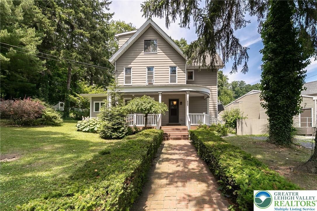Property Photo:  608 N Delaware Drive  PA 18042 
