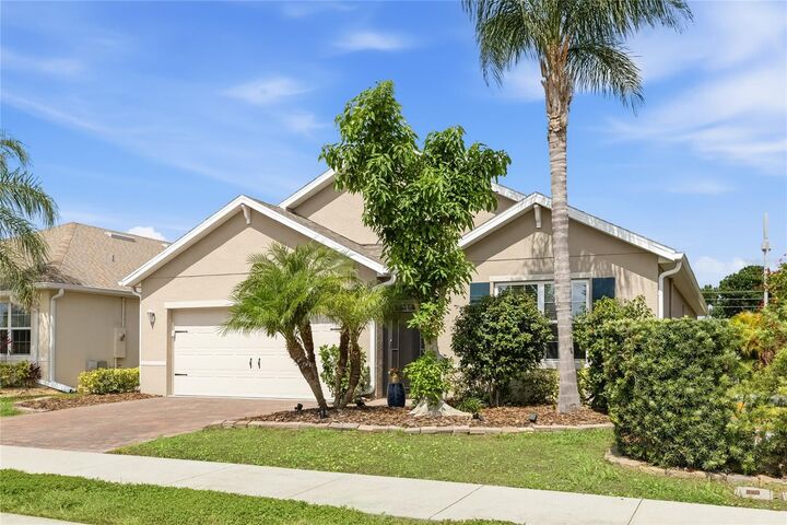 Property Photo:  24413 Bandoni Place  FL 34293 