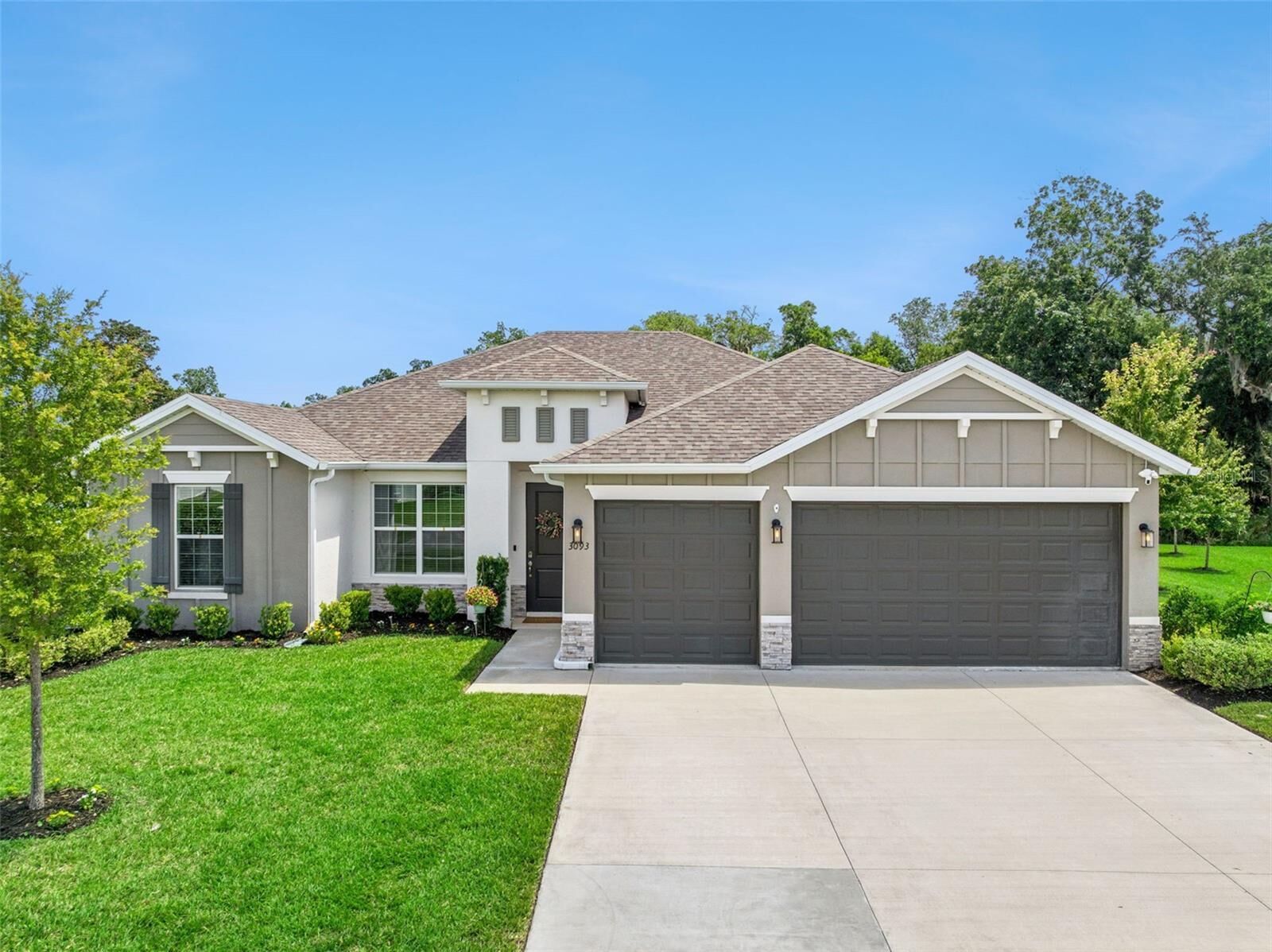 Property Photo: 3093 Adrian Dr FL 32174