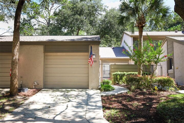 Property Photo:  455 Meadowood Boulevard 455  FL 32730 