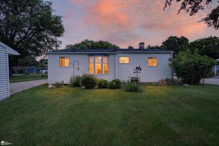 Property Photo: 1442 Kettering Avenue MI 48509-2406