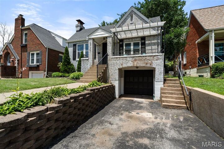 Property Photo: 8777 Bridgeport Avenue MO 63144