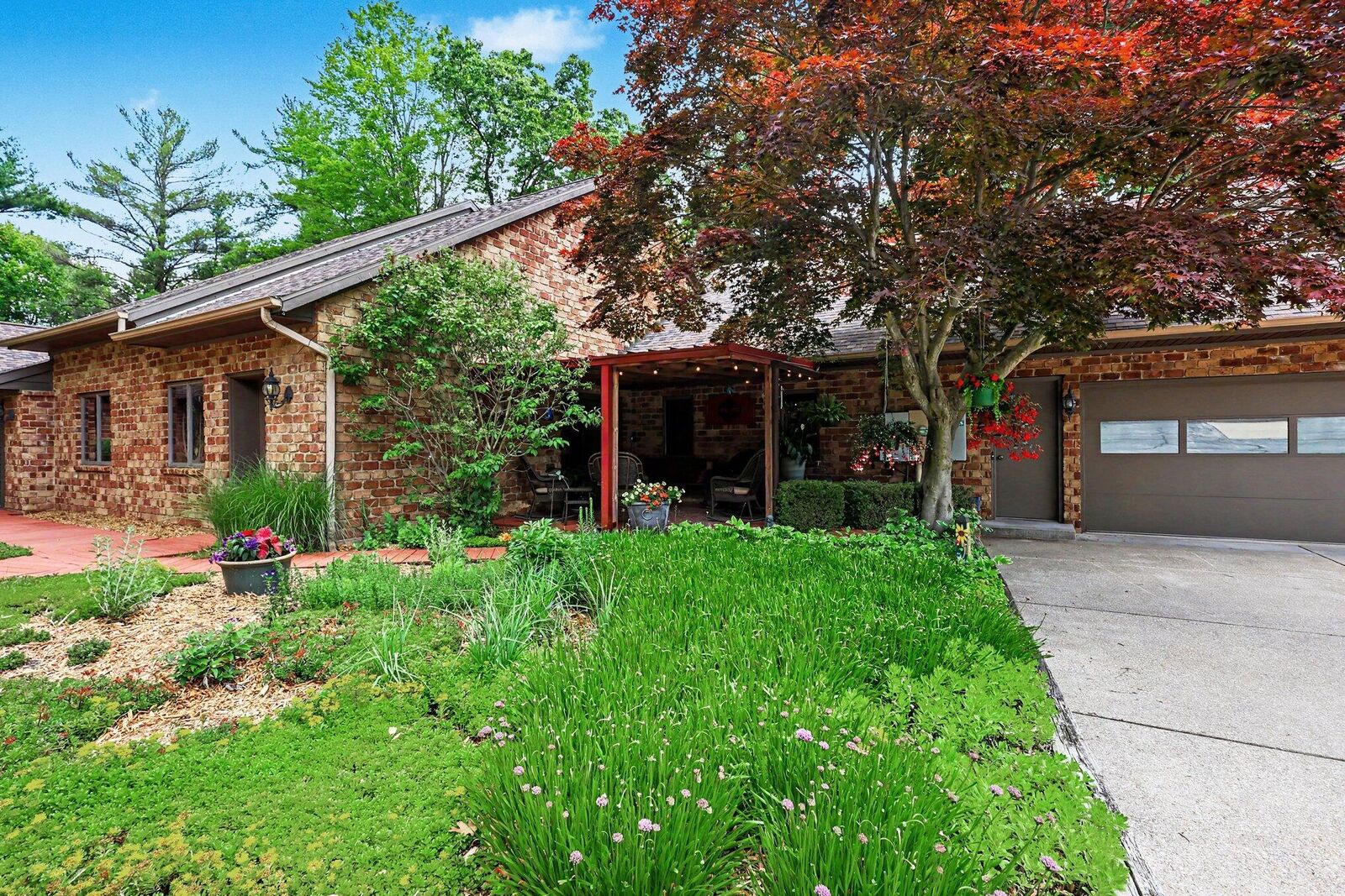 Property Photo: 4191 E Fruitport Road MI 49415