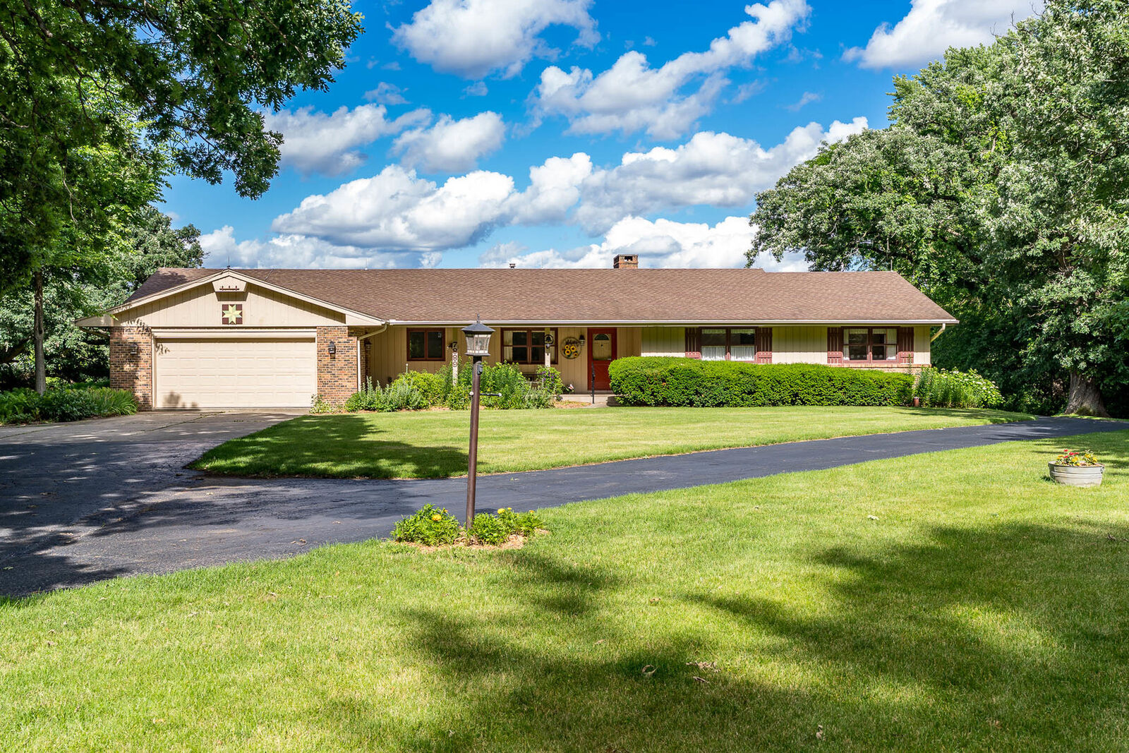 Property Photo: 7889 Shaw Road IL 61008