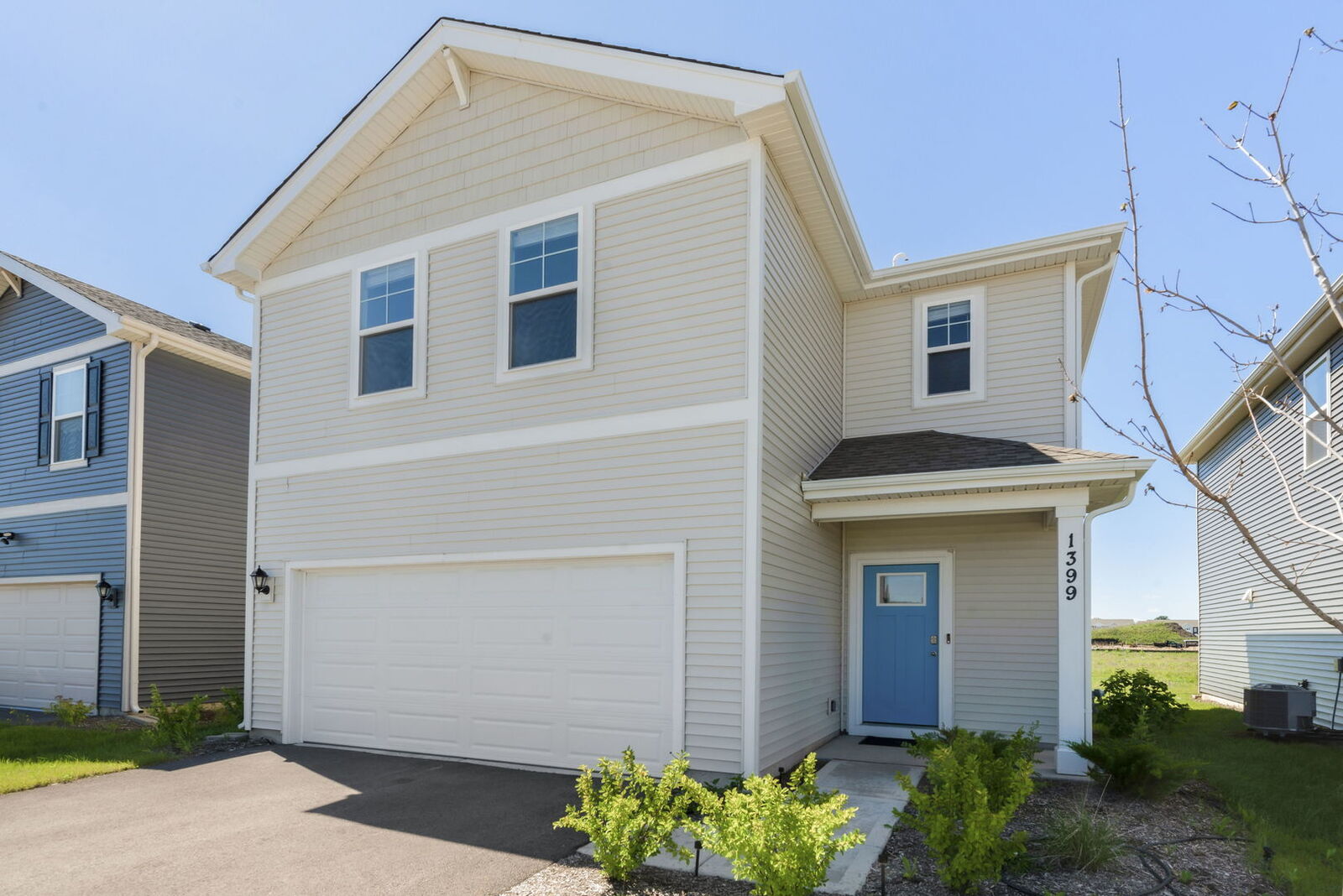 Property Photo:  1399 Grand Tetons Drive  IL 60140 