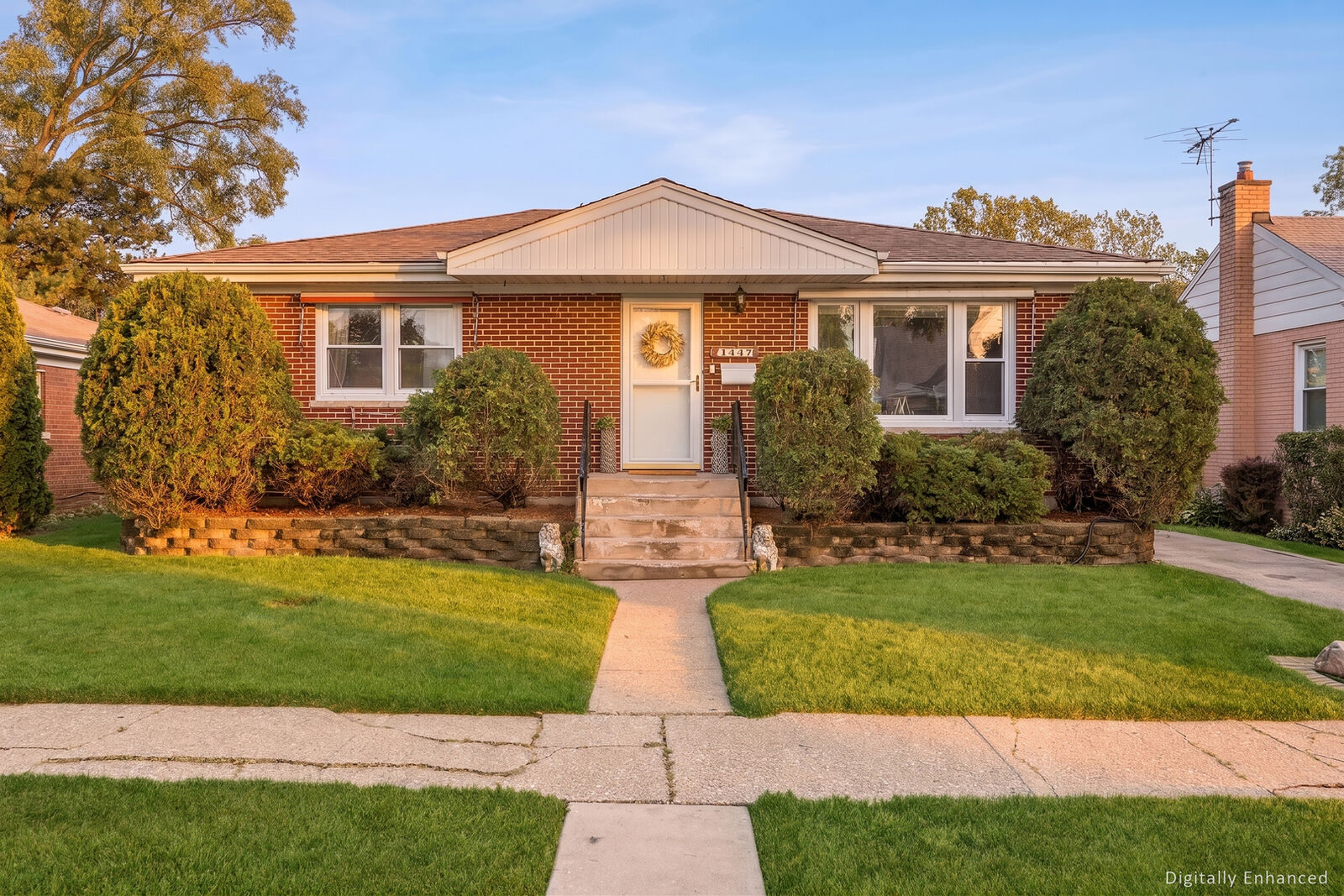 Property Photo: 1447 Heidorn Avenue IL 60154