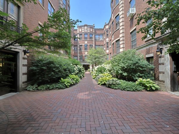 Property Photo: 410 Ridge Avenue 23-2 IL 60202