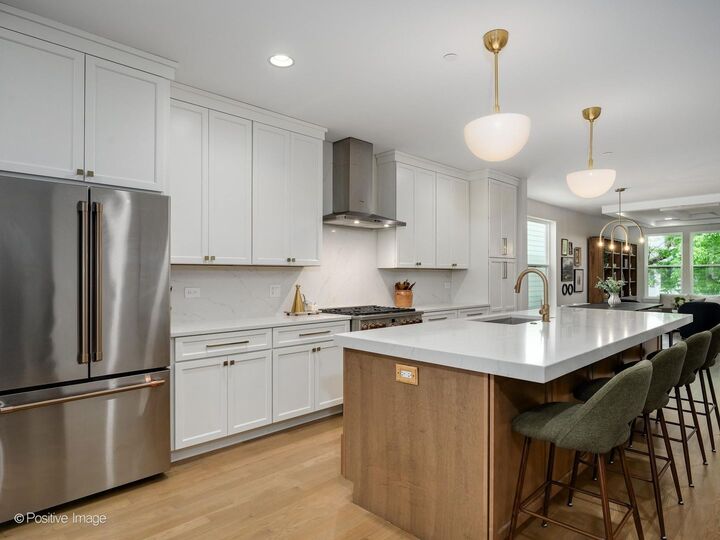 Property Photo: 1938 N Sawyer Avenue 1 IL 60647