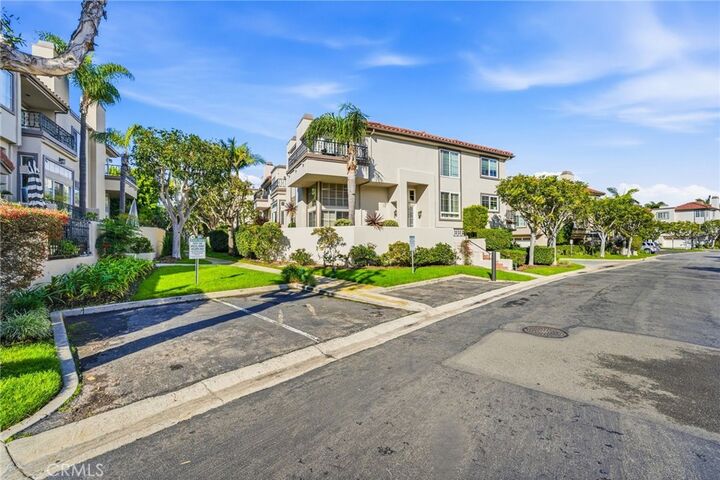 Property Photo:  19281 Meadowood  CA 92648 