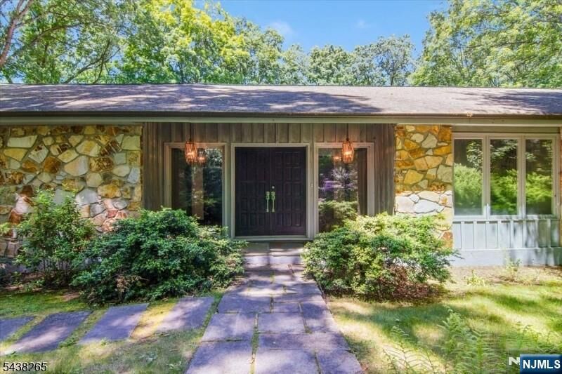 Property Photo:  6 Green Hills Road  NJ 07945 