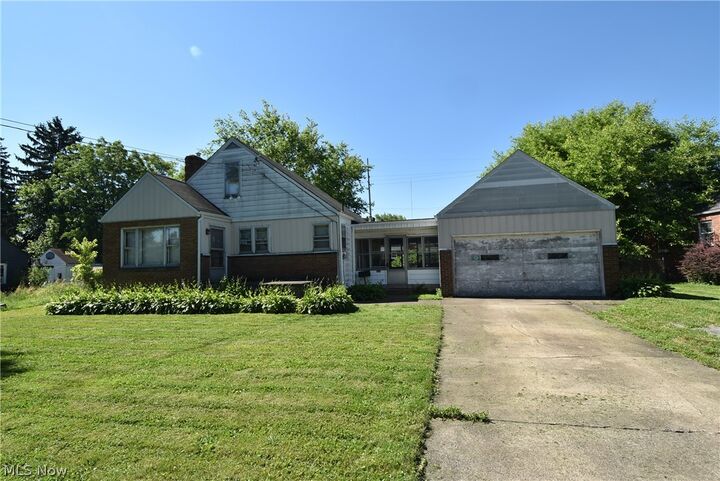 Property Photo:  923 E Philadelphia Avenue  OH 44502 