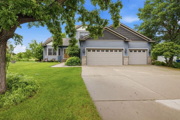 Property Photo:  1124 Garden Brook Drive  MN 56379 