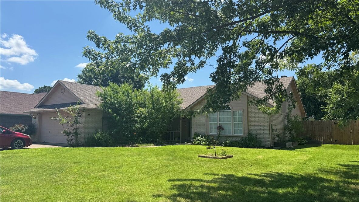 Property Photo: 3406 W Beech Drive AR 72756