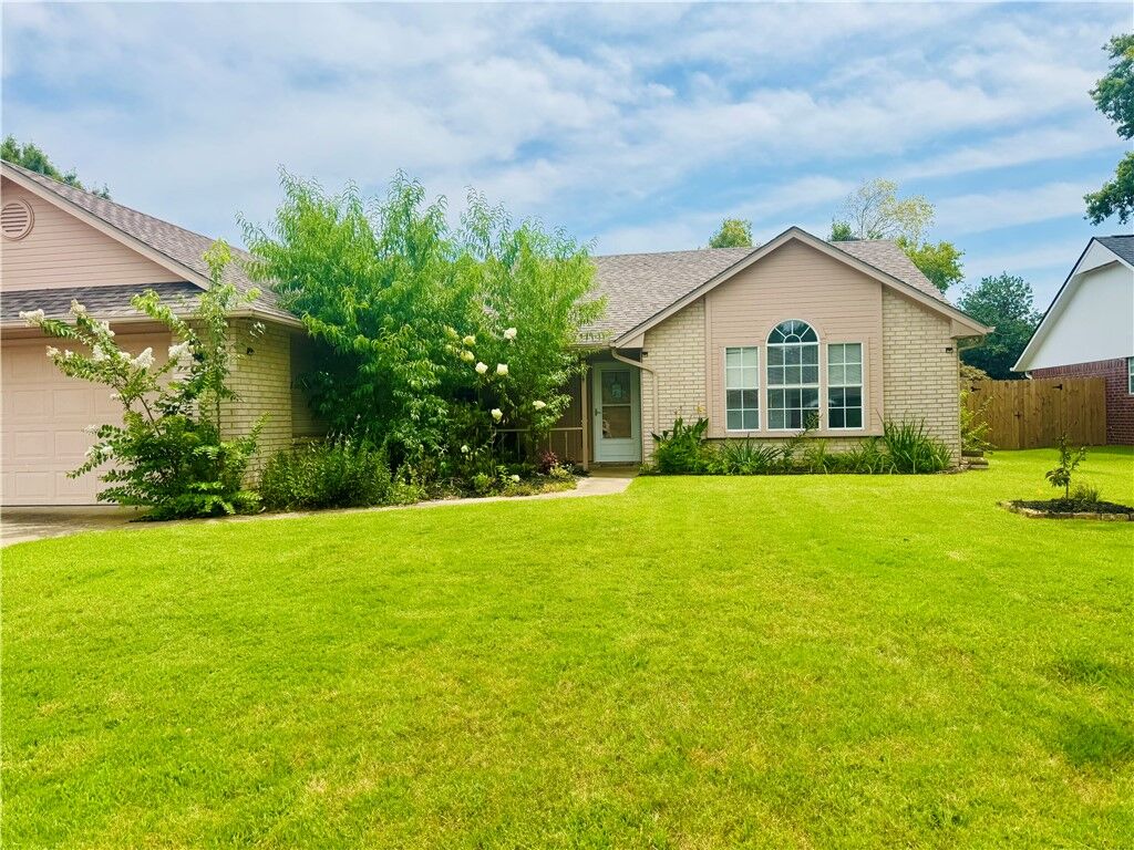 Property Photo: 3406 W Beech Drive AR 72756