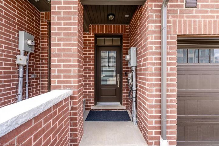 Property Photo:  10 Birmingham Drive 4  ON N1R 8K5 