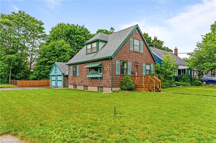 Property Photo:  399 Marlborough Street  ON N3S 4V4 