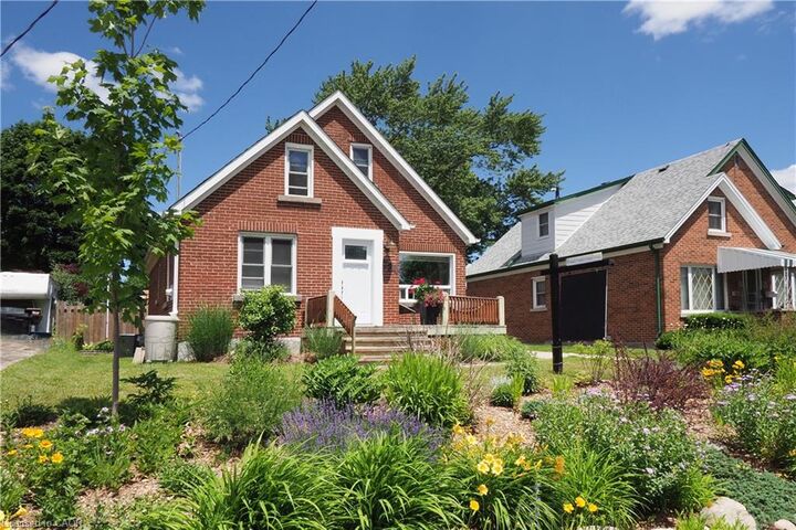Property Photo:  784 Elizabeth Street  ON N2H 6H5 