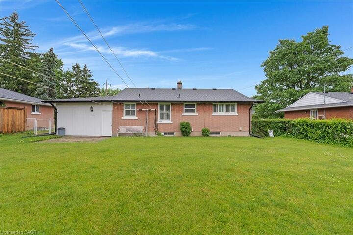 Property Photo:  1410 Eleanor Avenue  ON N3H 4N2 